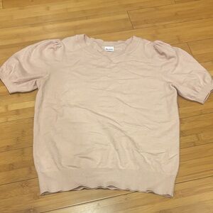 Elegant Women's Crewneck Top in Soft Pink